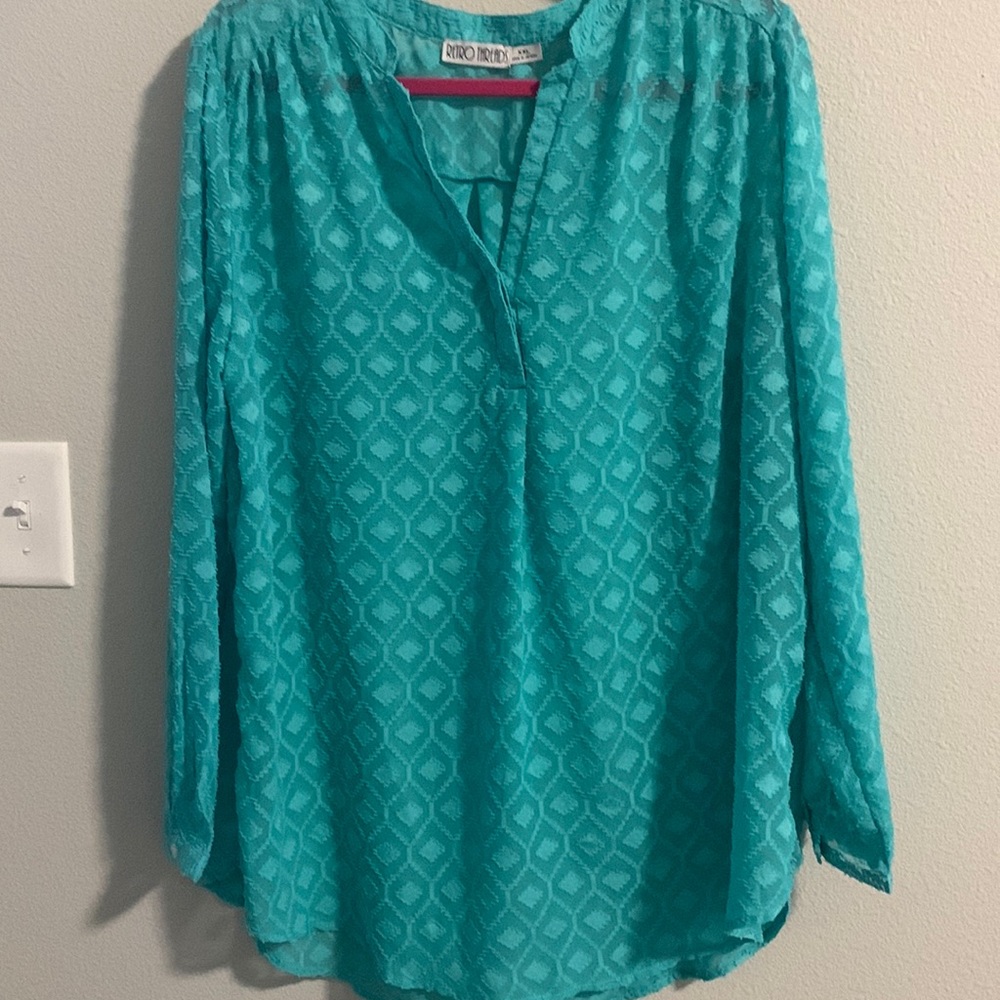 Women’s long sleeve top